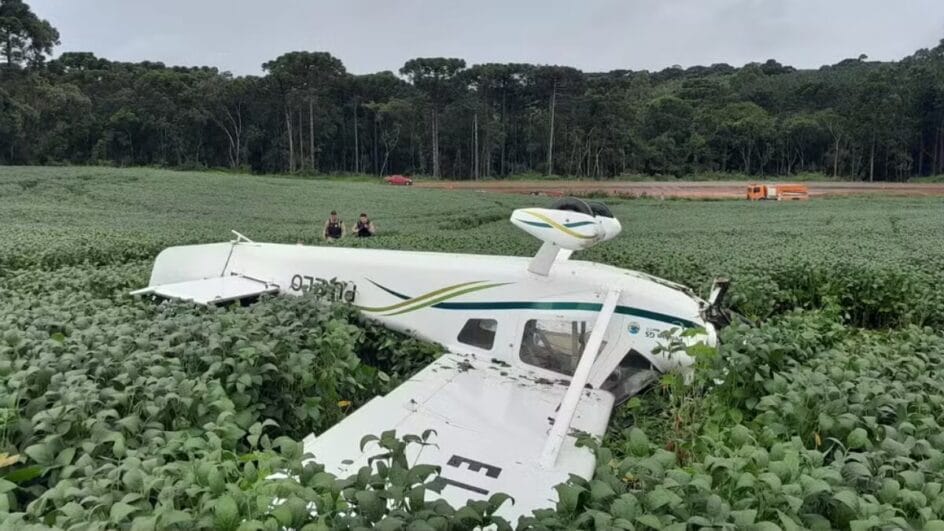 avião cai no paraná