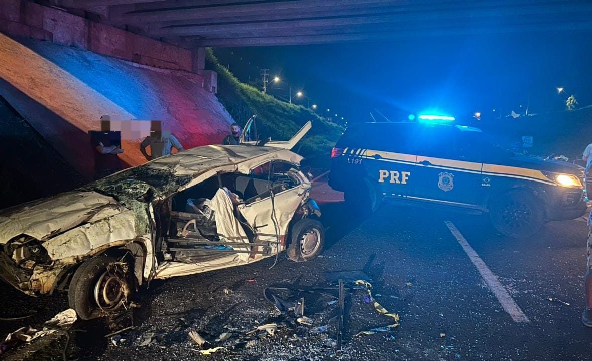 casal-morre-filho-ejetado-br-376