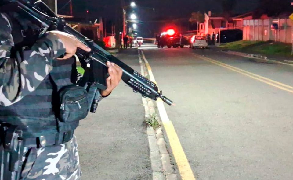 dois-mortos-confronto-assaltos-colombo-rone-2