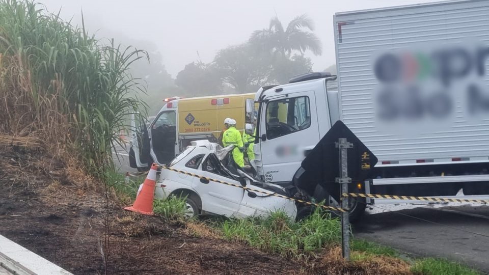 duas-pessoas-morrem-acidente-caminhão-carro-rodovia-do-xisto