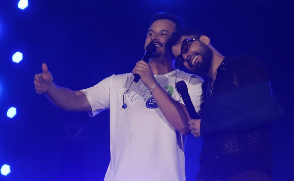 em-penultimo-fim-de-semana-shows-cleyton-romario-agitam-matinhos-classicos-sertanejo-1