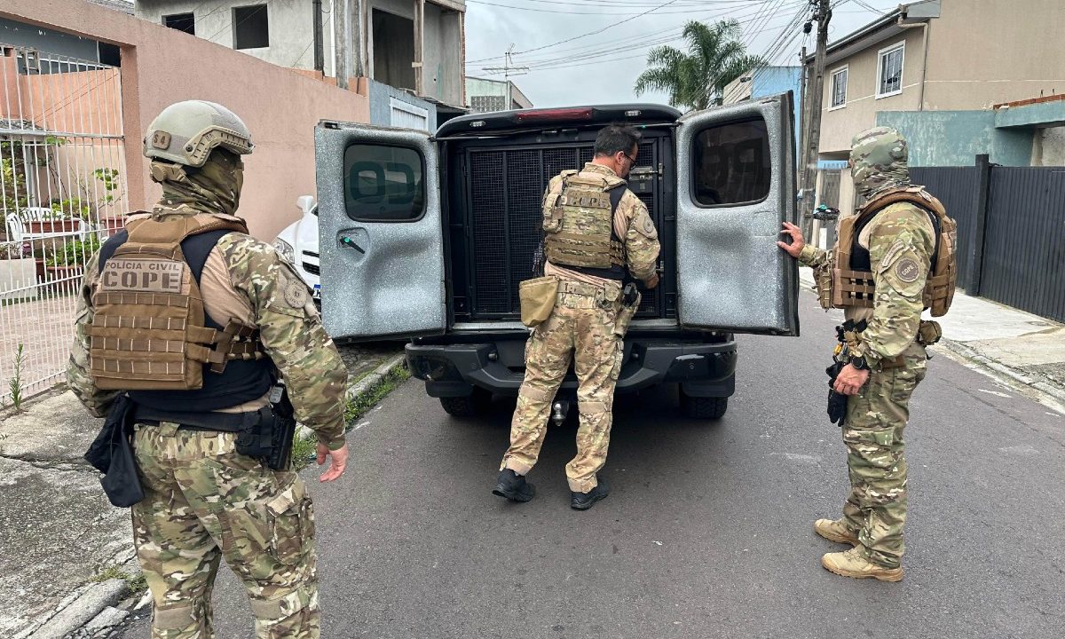 mulher-acusada-varios-crimes-apos-grande-furto-registrado-litoral-parana-presa