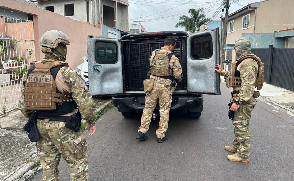 mulher-acusada-varios-crimes-apos-grande-furto-registrado-litoral-parana-presa