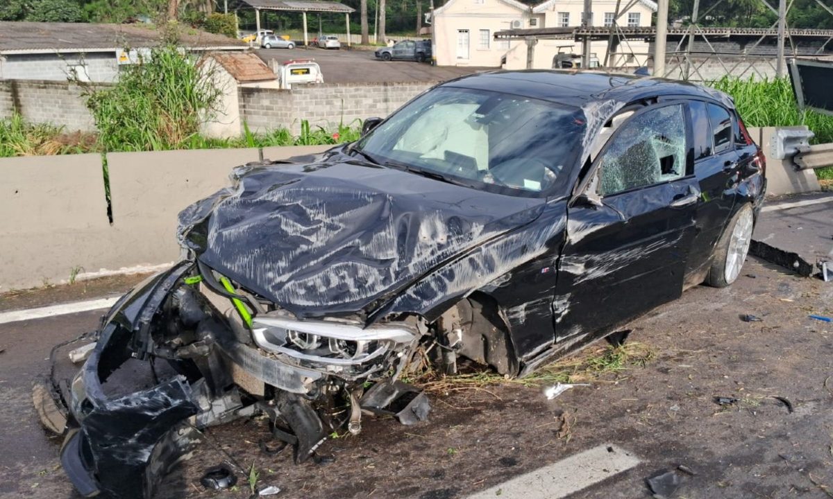 mulher-morre-grave-acidente-bmw-celta-contorno-norte-1