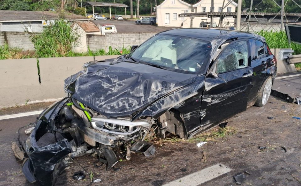 mulher-morre-grave-acidente-bmw-celta-contorno-norte-1