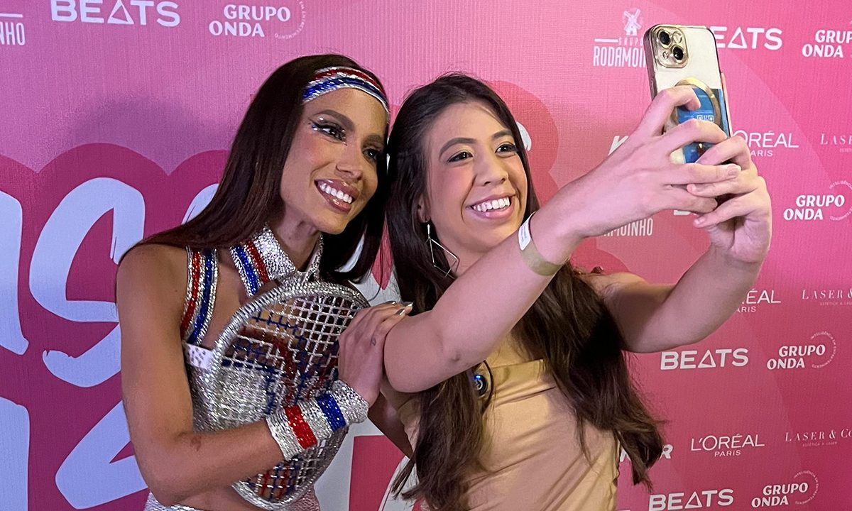 vereadora-camilla-gonda-show-anitta-curitiba
