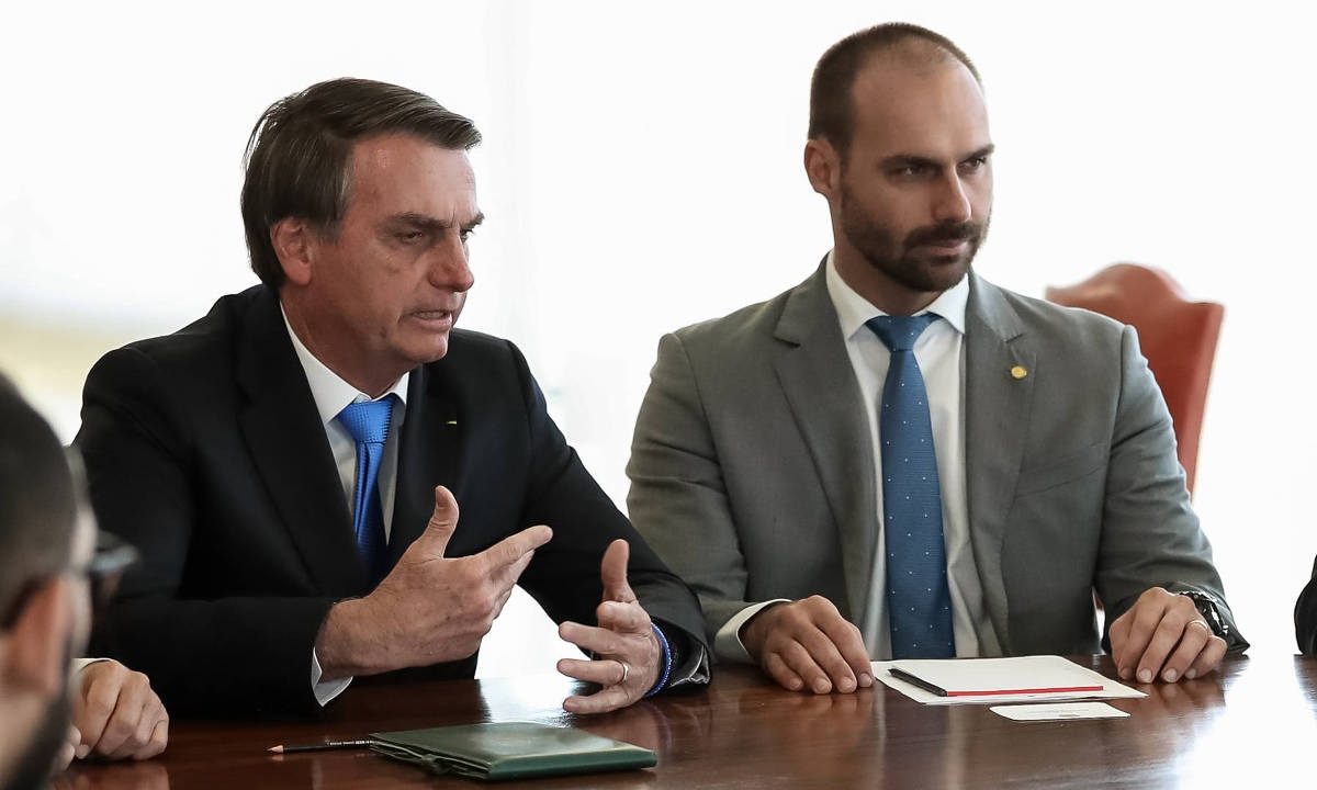 BOLSONARo-eduardo