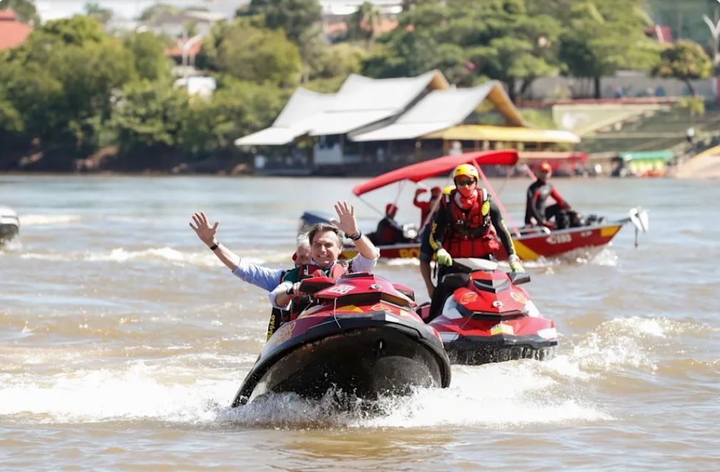 bolsonaro-jetski