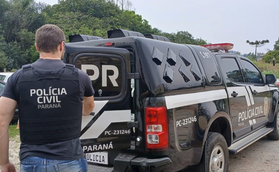 casal-que-aplicava-golpes-passando-correspondente-receita-preso