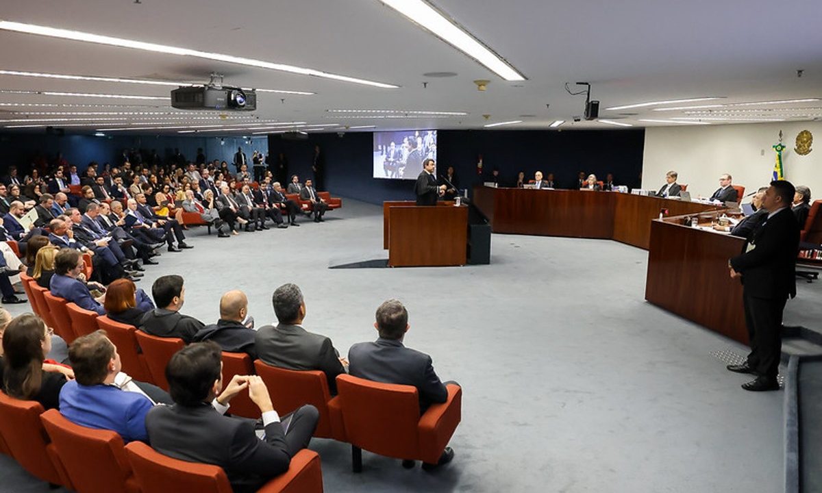 julgamento-do-stf-mantem-trama-golpista-na-turma-fux-vencido-ao-defender-caso-plenario