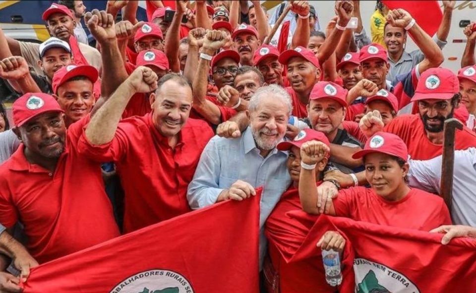 lula-faz-primeira-visita-assentamento–mst-apos-relacao-de-acenos-e-ataques-1