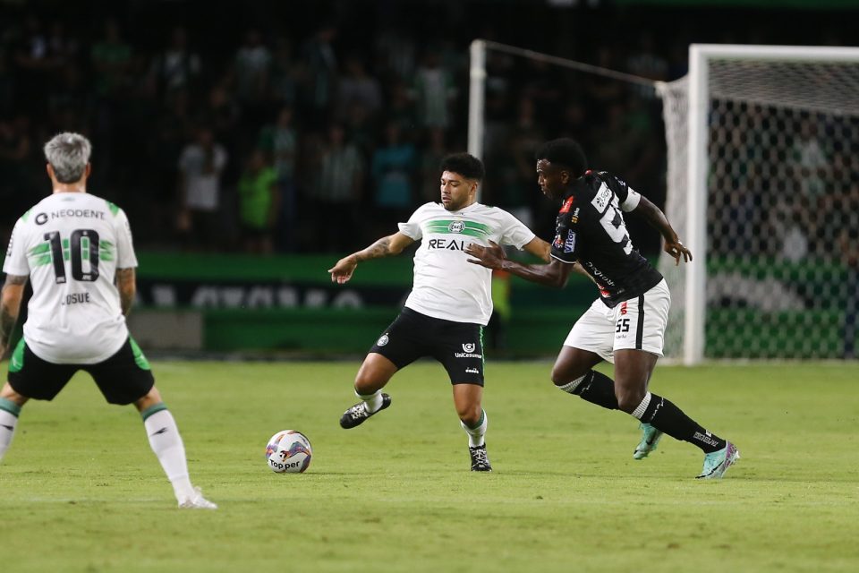 Lance de Coritiba x Operário, pelo Paranaense 2025