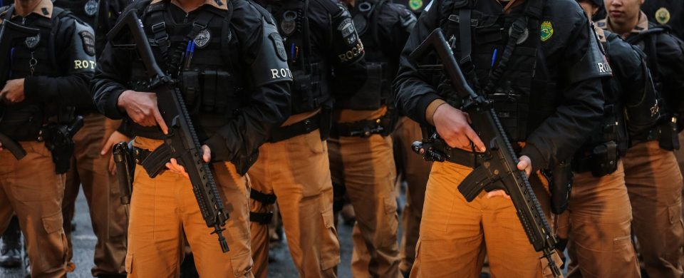 Policiais militares de Curitiba suspeitos de tortura e extorsão são presos em operação