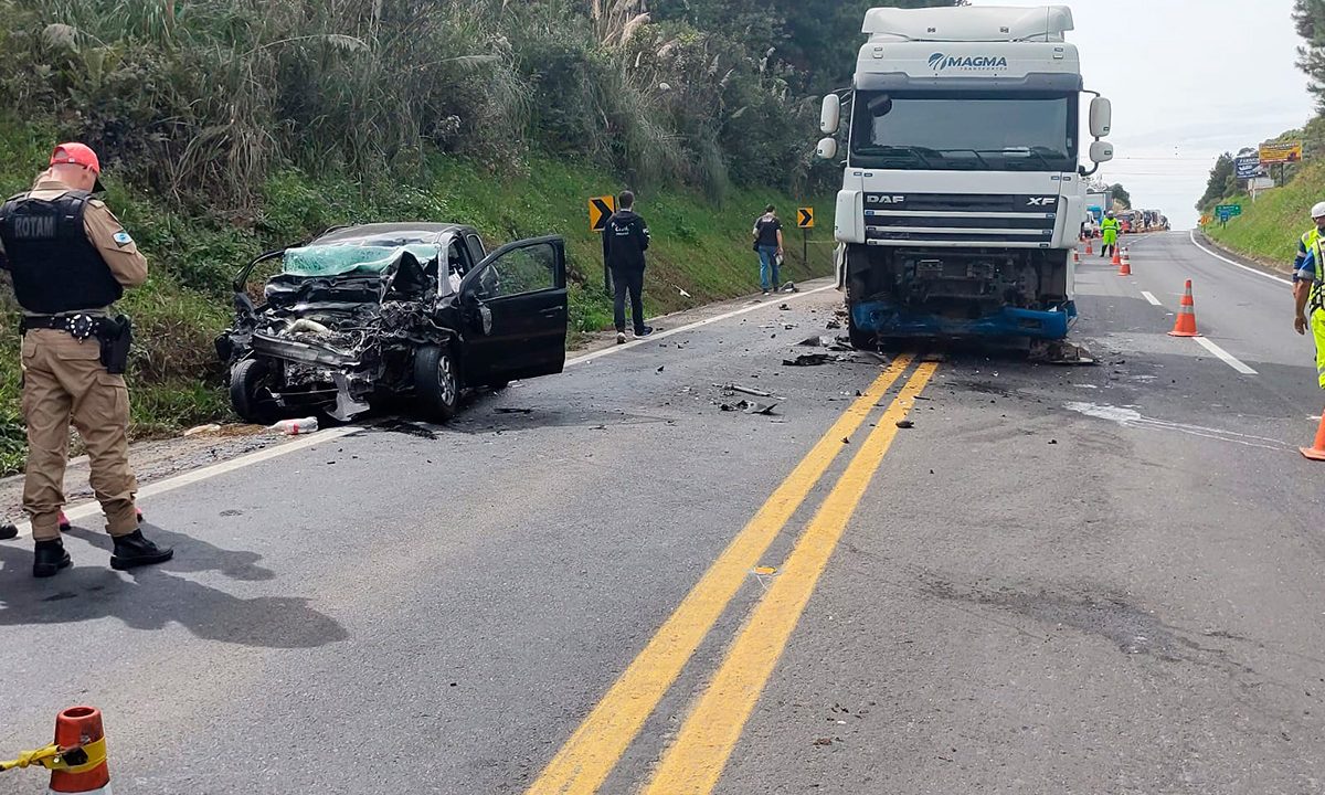acidente-contorno-norte-fox-caminhao-morte-2