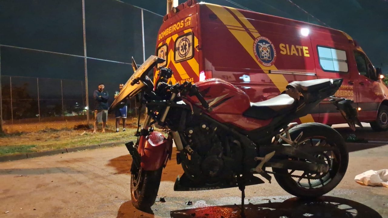 acidente-moto-arvore-cajuru