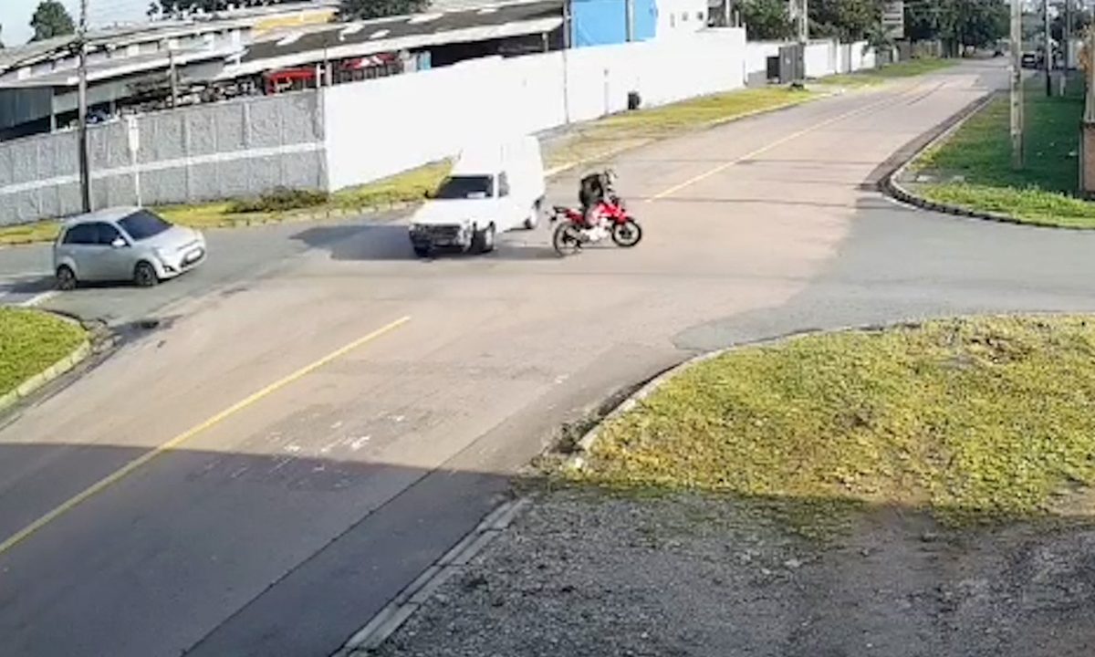 acidente-motociclista-ferido-boqueirao-camera
