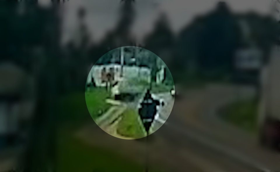 camera-flagra-acidente-contorno-norte-moto-caminhao