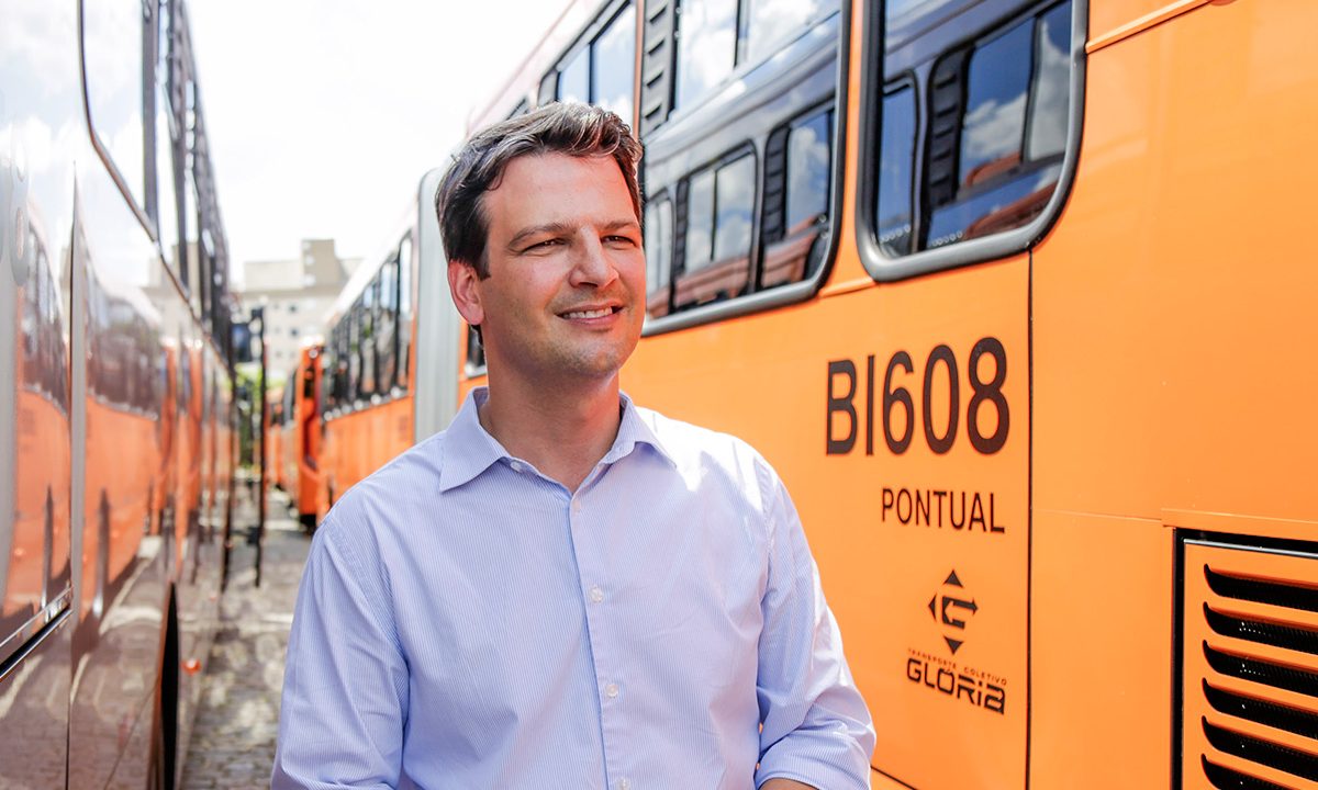 eduardo-pimentel-entrega-novos-onibus-curitiba