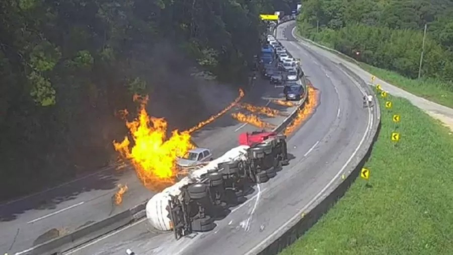 explosao-caminhao-sc-br-101