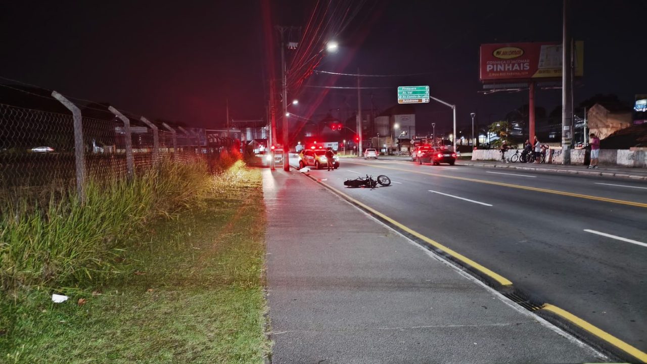 motociclista-morre-batida-poste-pinhais