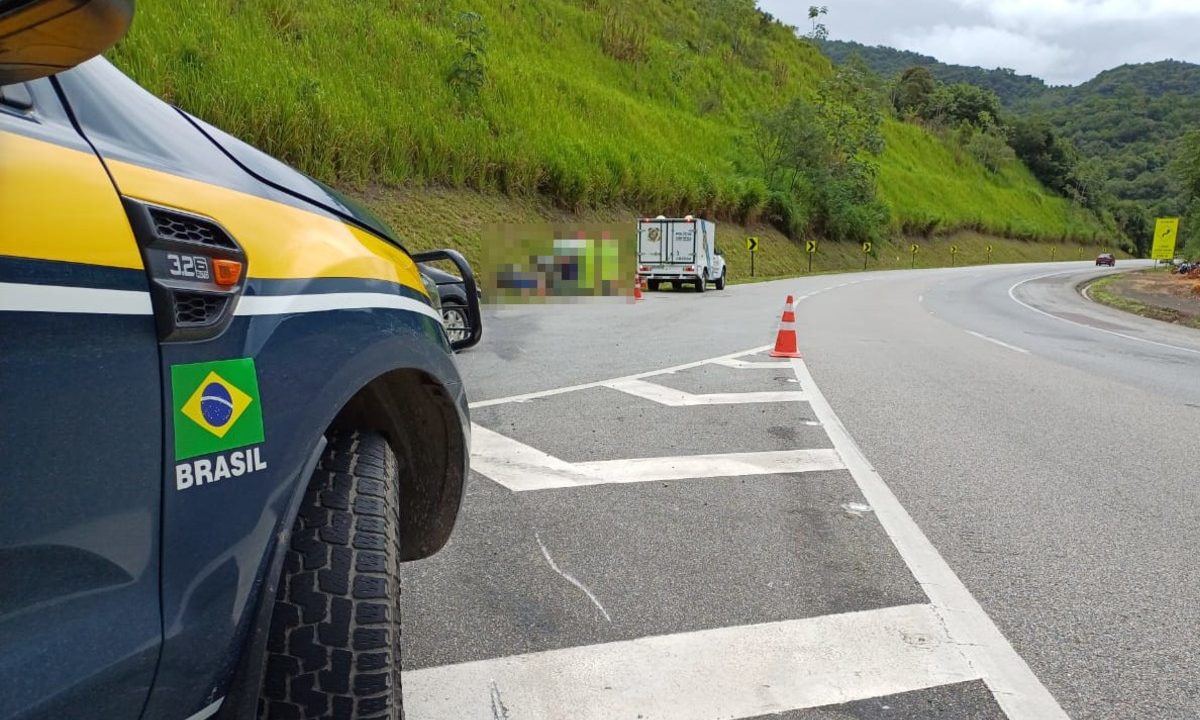 motociclista-morre-perder-equilibrio-cair-pista-atropelado-moto-br-277