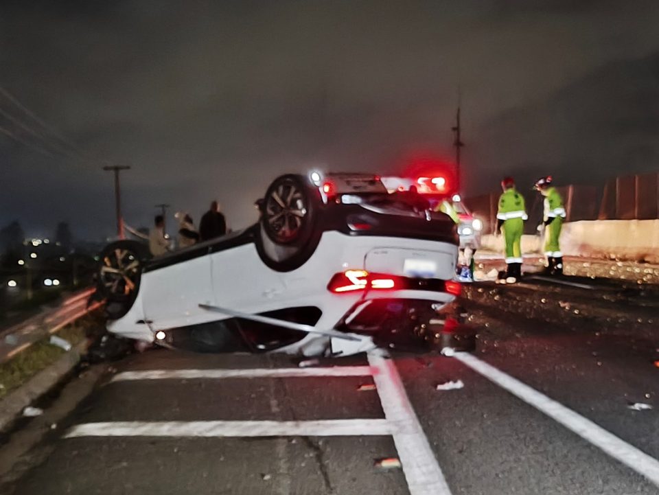 motorista-morre-ejetado-carro-br-277-curitiba