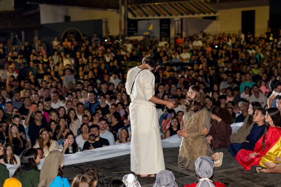 paixao de cristo itaperucu