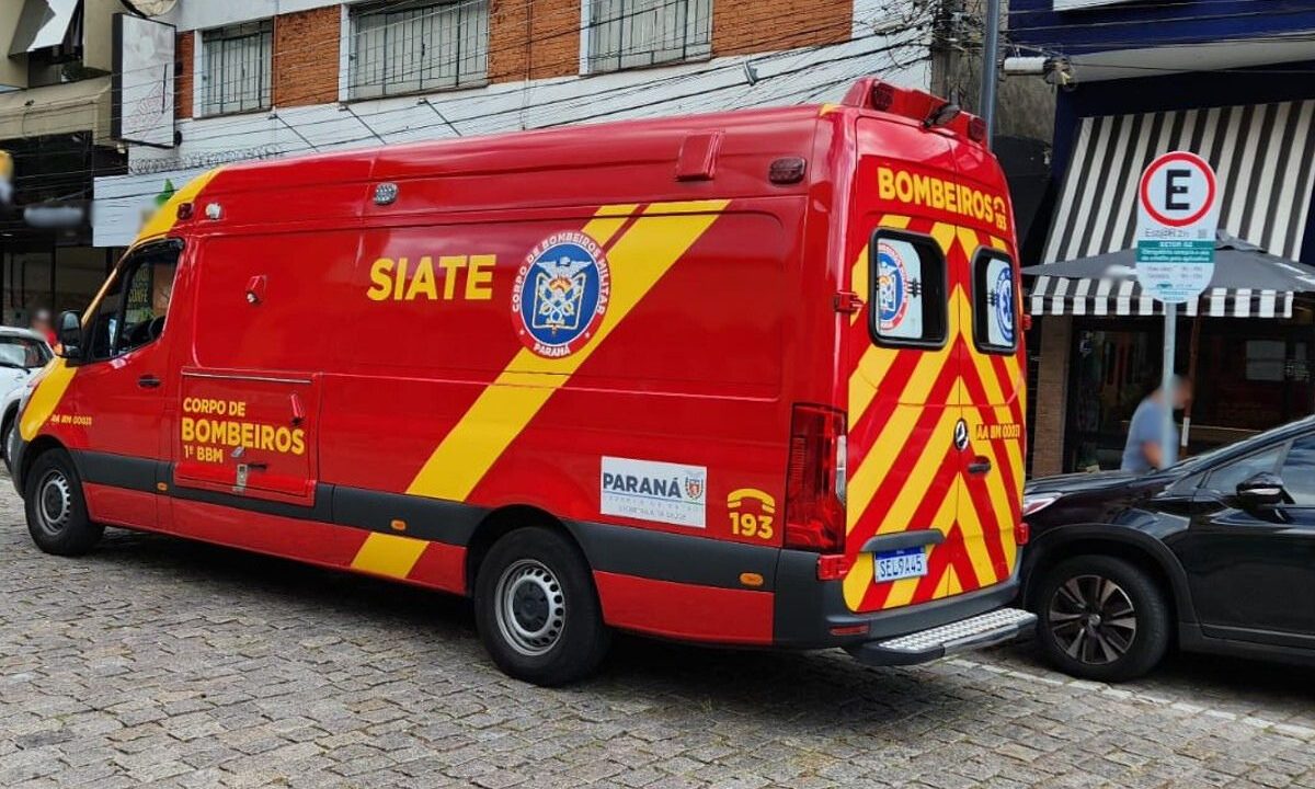 trabalhador-escorrega-escada-queda-centro-1
