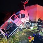 acidente-caminhão-van-mg-