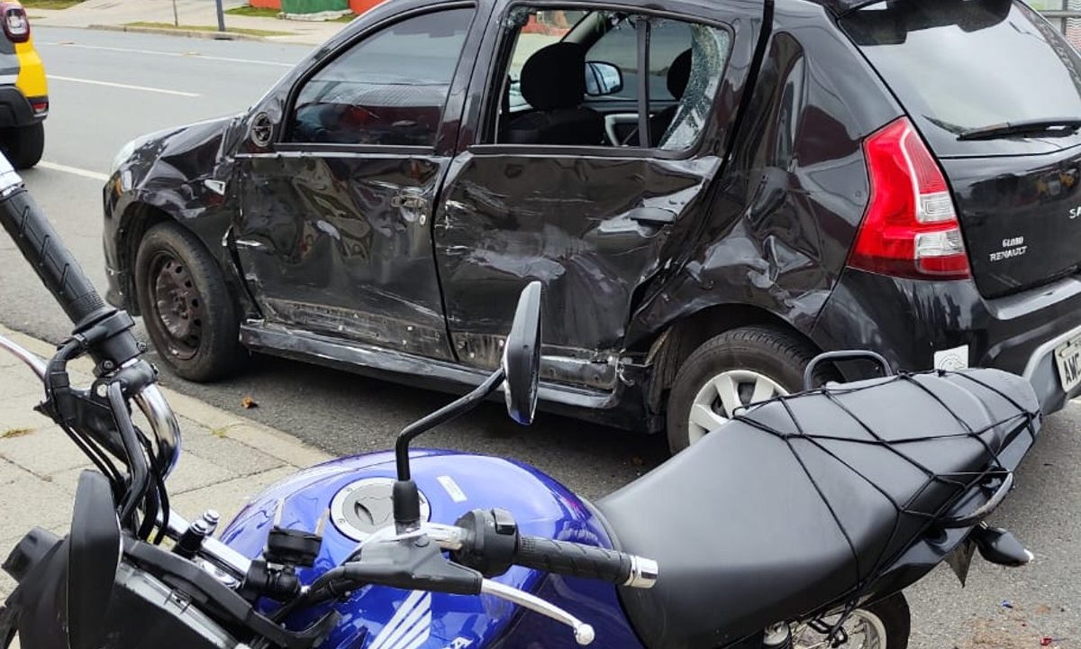acidente-motos-carro-cajuru-1