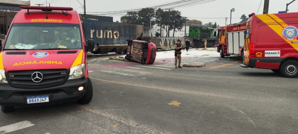 acidente-trem-carro-moto-carreta-morto-feridos-pinhais-2