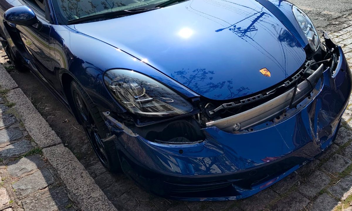 bate-porsche-placa-batel-1