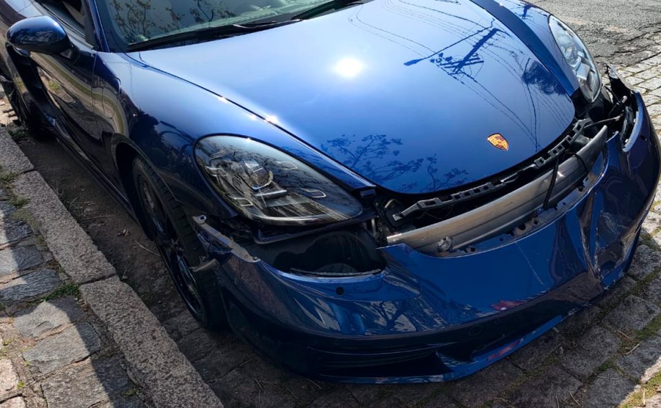 bate-porsche-placa-batel-1