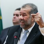 carlos-lupi-pede-demissao