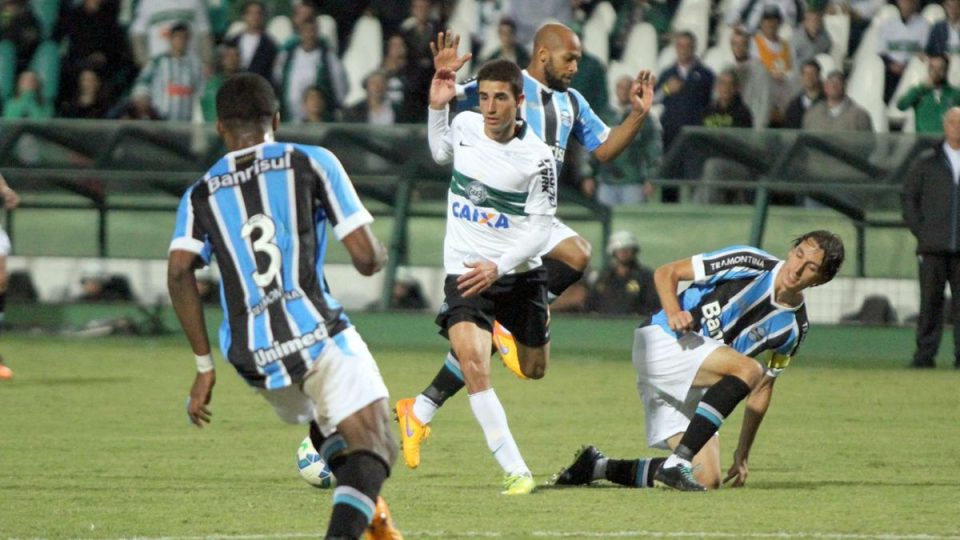 ex-coritiba-expoe-temor-e-rusga-com-companheiro-de-time