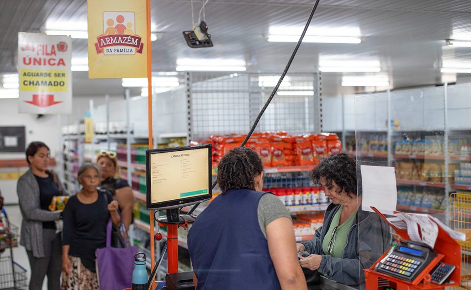 frango-arroz-promocao-armazens-da-familia-curitiba-1
