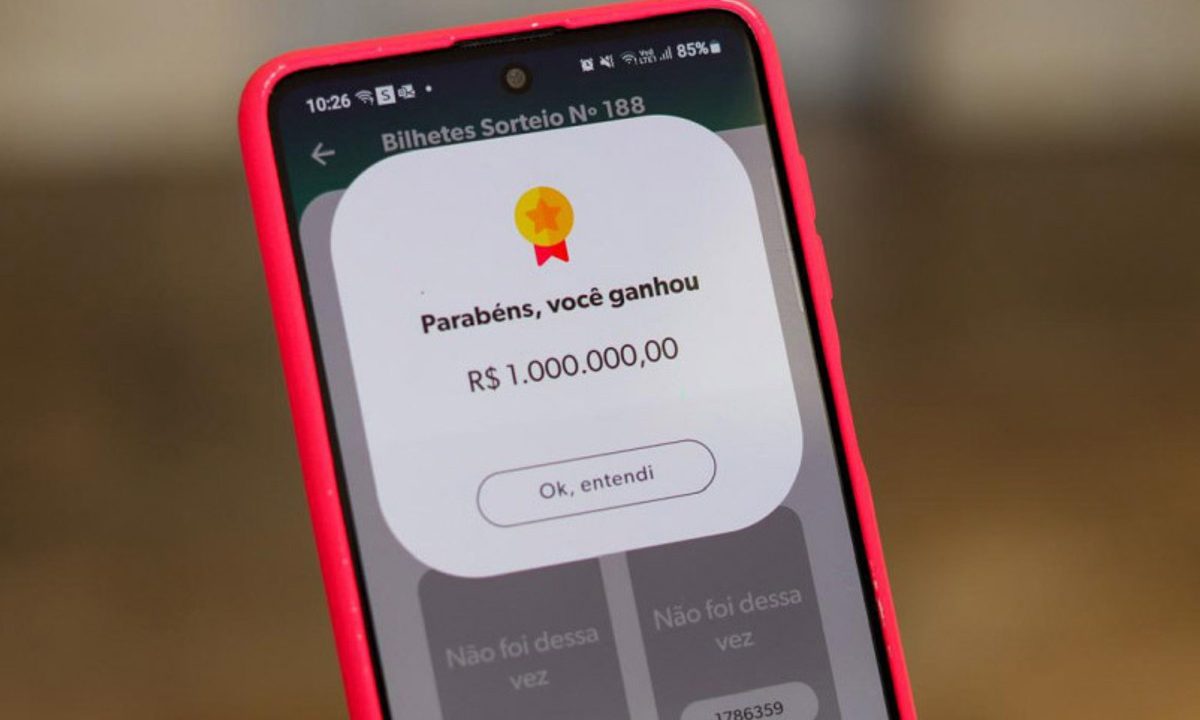 morador-pinhais-ganha-1-milhao-notas-parana