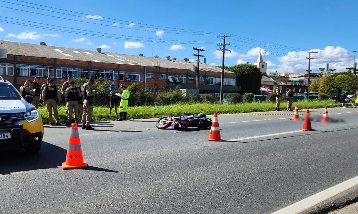 motociclista-morre-atropelada-caminhao-colombo