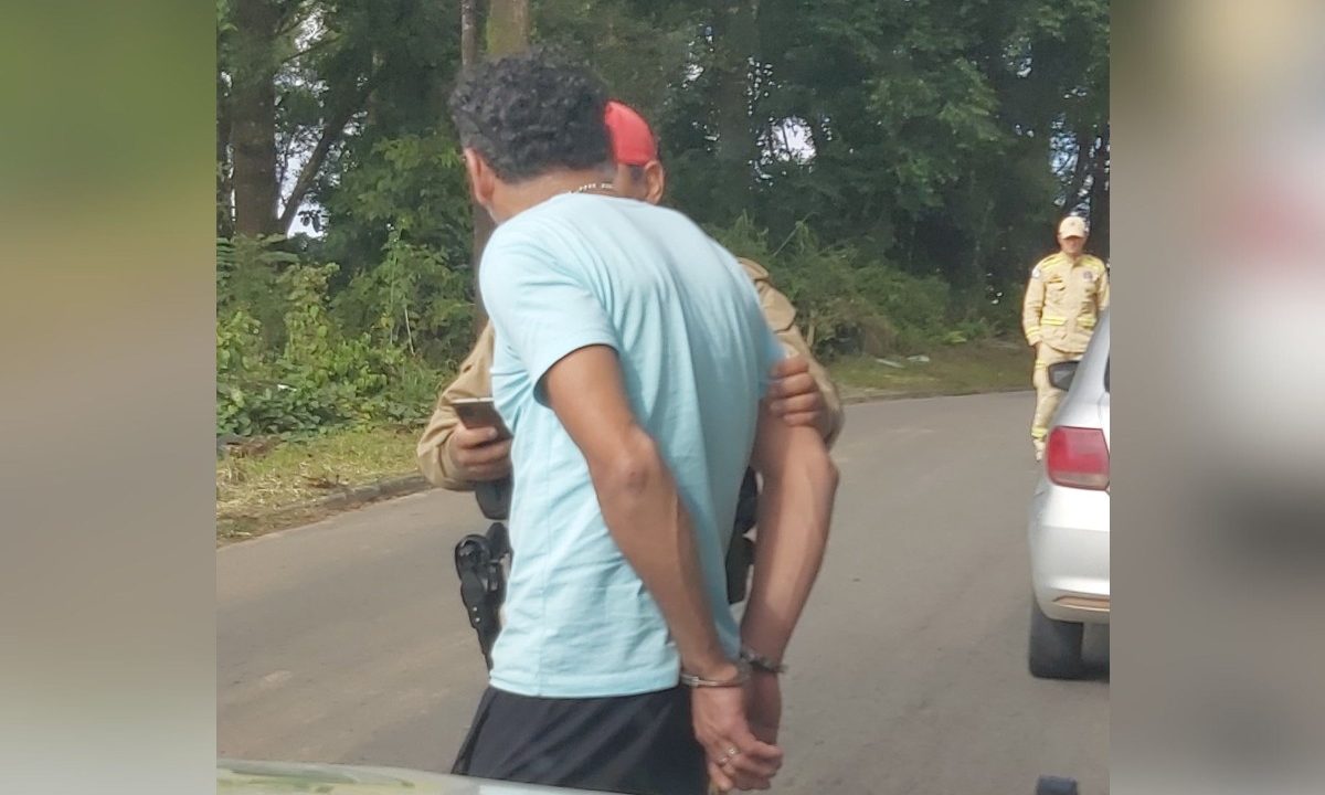 motorista-preso-bater-carro-contra-ambulancia-siate-almirante-tamandare-2