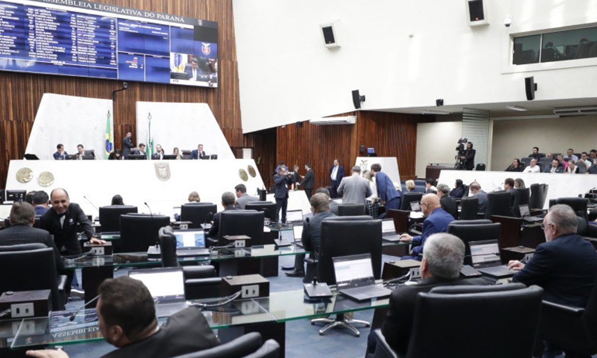 parana-ampliar-licenca-paternidade-para-20-dias-pec-apoio-parlamentares