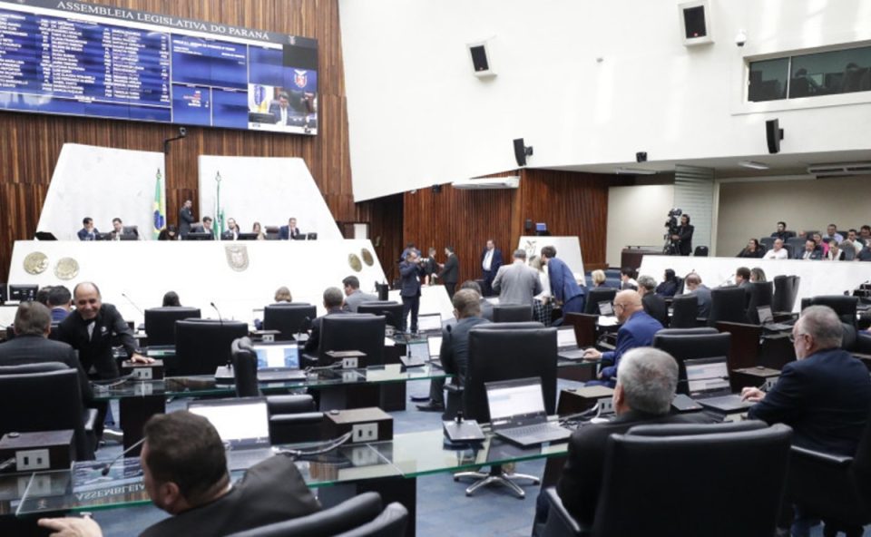 parana-ampliar-licenca-paternidade-para-20-dias-pec-apoio-parlamentares