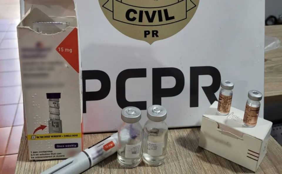 policial-prende-medica-investigada-estelionato-crimes-contra-saude-publica-e-consumidor-blur