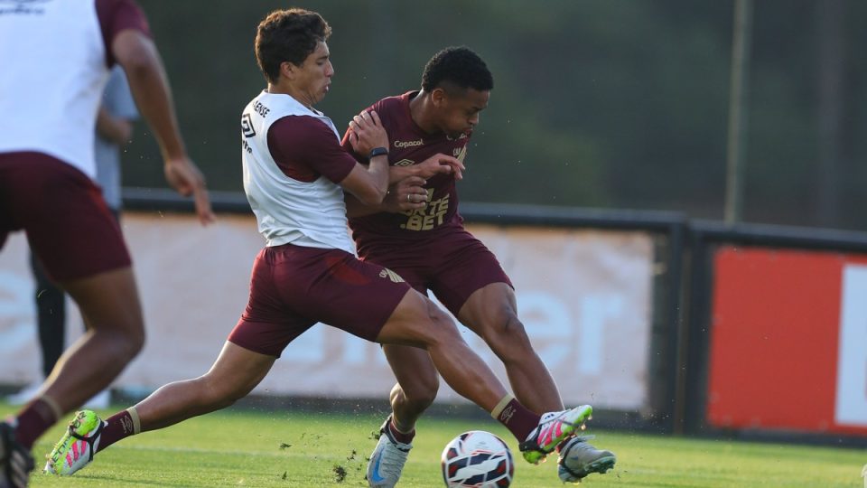 Treino do Athletico no CT do Caju