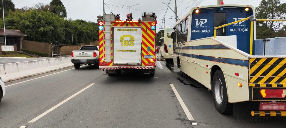 acidente-onibus-carros-piraquara-10