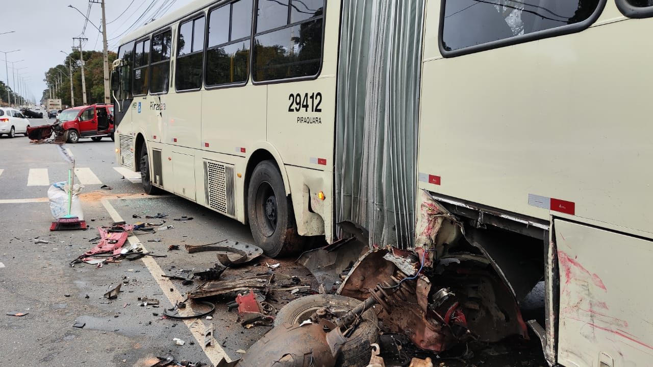 acidente-onibus-carros-piraquara-9
