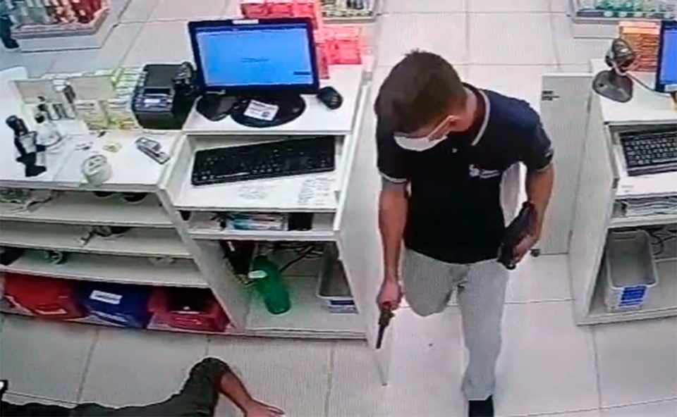assalto-farmacia-camera-seguranca-preso-curitiba