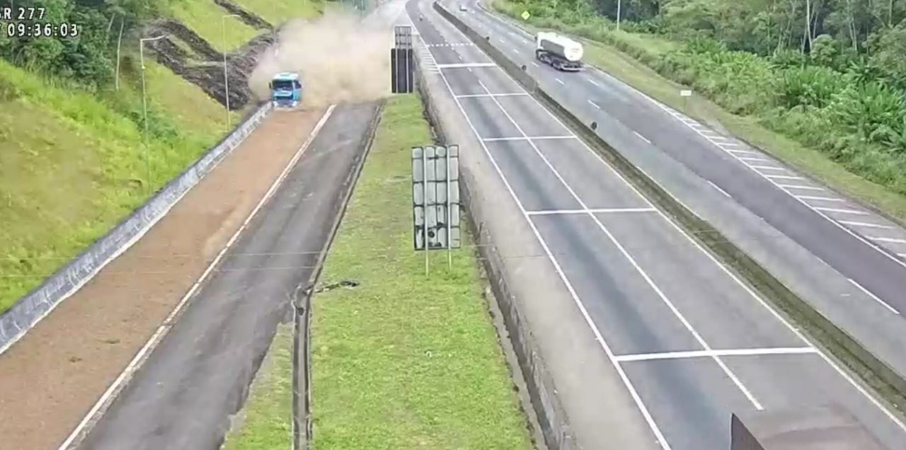 carreta-area-de-escape-br-277-morretes