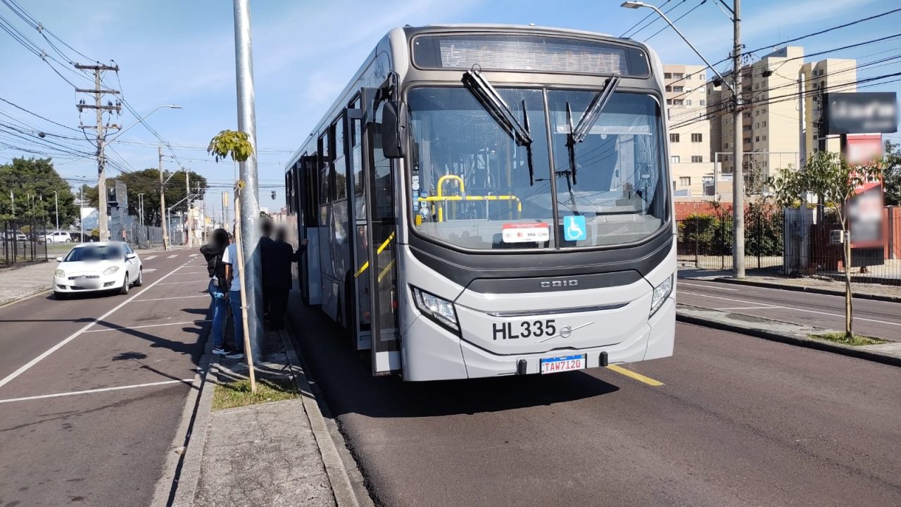 ciclista-ferido-atingido-onibus-curitiba
