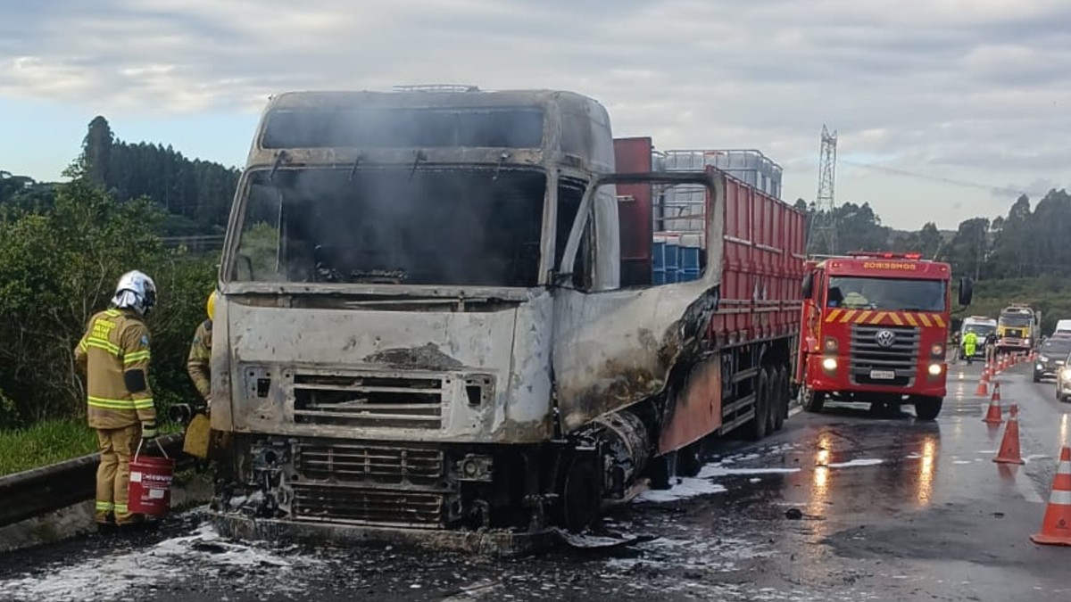 incendio-em-caminhão-br-277