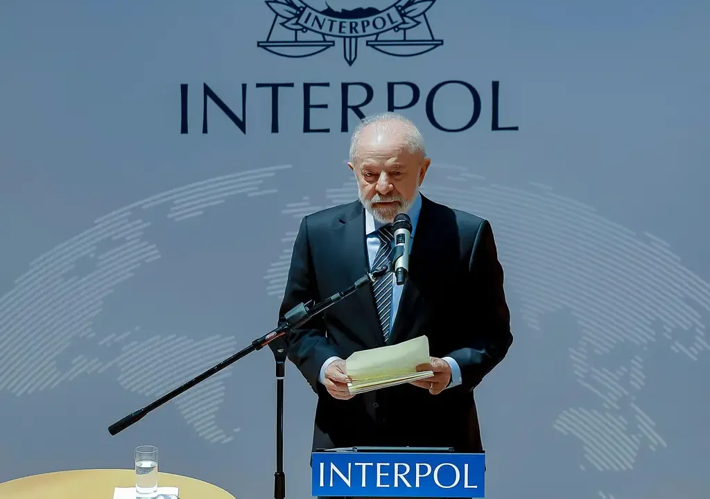 interpol01